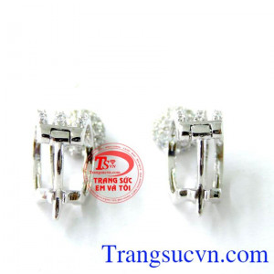 Hoa tai vàng nữ xinh là sản phẩm hót nhất trên thi trường hiền nay dành tặng phái đẹp