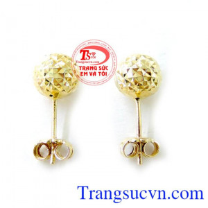 Đôi bông tai vàng nụ, hoa tai vàng tây, hoa tai nữ đeo đẹp hợp thời trang.