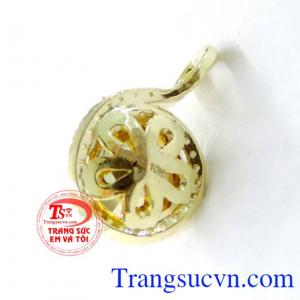 Mặt dây nữ điệu đà