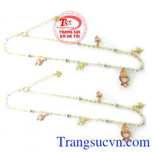 Chiếc lắc nữ vàng