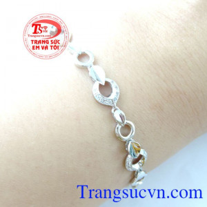 Sản phẩm uy tín chất lượng được bán trên toàn quốc. Lắc vàng trắng 10k nữ