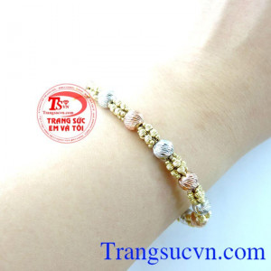 Vòng tay nữ vàng chất lượng đảm bảo. 