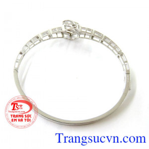 Bán Vòng tay chữ D vàng trắng thời trang chất lượng vàng đảm bảo. 