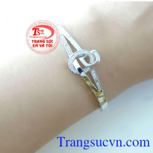 Vòng tay chữ D vàng trắng thời trang bảo hành 6 tháng. 