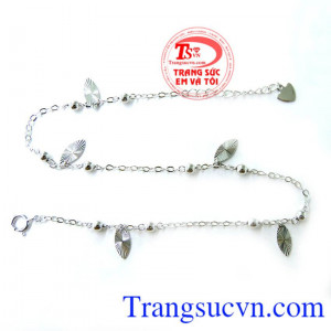 Lắc chân lá vàng trắng