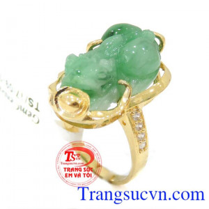 Nhẫn tỳ hưu ngón giữa đeo nhẫn tỳ hưu quay hướng ra ngoài,Chiếc Nhẫn tỳ hưu ngón giữa mang lại may mắn và công danh,đảm bảo chất lượng