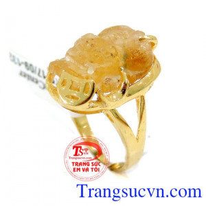 Nhẫn nữ thạch anh tóc vàng đẹp tinh tế,có giấy kiểm định đá quý và vàng,bảo hành Nhẫn nữ thạch anh tóc vàng đẹp,giao Nhẫn nữ thạch anh tóc vàng đẹp toàn.