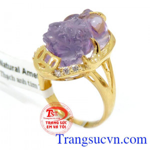 Chiếc Thạch anh tím tỳ hưu nhẫn nữ hộ mệnh cho người mệnh Hỏa và Mệnh Thổ