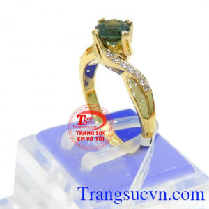 Nhẫn nữ vàng nữ sapphire Những đường nét sáng,bóng bền đẹp cho chiếc nhẫn nữ đeo hợp thời trang,chất lượng vàng được đảm bảo uy tín.