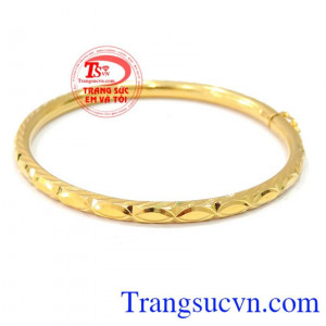 Chiếc vòng tay nữ vang đẳng cấp,Chiếc vòng tay nữ vàng uy tín. 