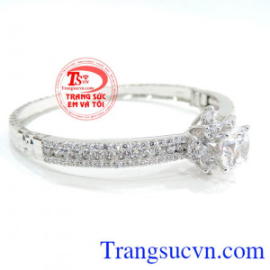 Chiếc Vòng tay 18k tặng Vợ,Vòng tay vàng nhập khẩu tinh tế,chất lượng đảm bảo.