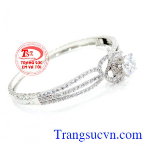 Chiếc Vòng tay 18k trắng chất lượng đảm bảo uy tín. 