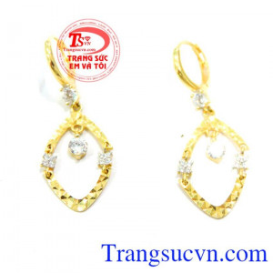 Hoa tai vàng Ý nữ dành cho nữ đeo tay. 