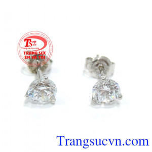 Đôi Nụ hoa tai vàng chất lượng đảm bảo khách nữ đeo tai. 