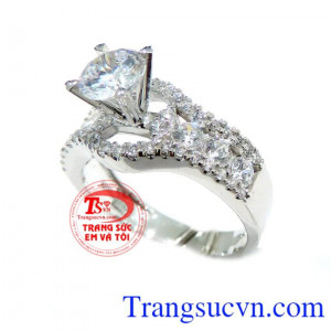 Chiếc nhẫn vàng hàng hiệu nhập khẩu ITaly, vàng trắng 18k 750 đeo tay cho nữ đeo tay,Chiếc nhẫn vàng hàng hiệu bảo hành 1 năm thanh toán an toàn,khách hàng ưa chuộng,Chiếc nhẫn vàng hàng hiệu bảo hành 1 năm