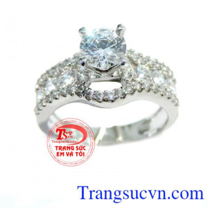 Chiếc nhẫn vàng hàng hiệu nhập khẩu ITaly, vàng trắng 18k 750 đeo tay cho nữ đeo tay,Chiếc nhẫn vàng hàng hiệu bảo hành 1 năm thanh toán an toàn,khách hàng ưa chuộng,Chiếc nhẫn vàng hàng hiệu bảo hành 1 năm