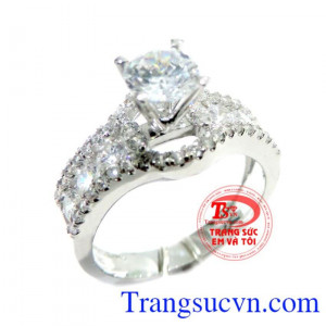 Chiếc nhẫn vàng hàng hiệu nhập khẩu ITaly, vàng trắng 18k 750 đeo tay cho nữ đeo tay,Chiếc nhẫn vàng hàng hiệu bảo hành 1 năm thanh toán an toàn,khách hàng ưa chuộng,Chiếc nhẫn vàng hàng hiệu bảo hành 1 năm