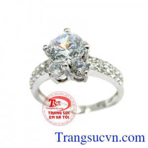 Nhẫn vàng trắng Ý 18k nhập khẩu nguyên chiếc Nhẫn vàng trắng Ý 18k chất lượng đảm bảo uy tín, thanh toán an toàn,Nhẫn vàng trắng Ý 18k món quà ý nghĩa dành cho phái đẹp,bảo hành 1 năm uy tín.