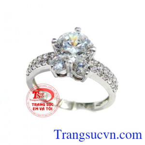 Nhẫn vàng trắng Ý 18k nhập khẩu nguyên chiếc Nhẫn vàng trắng Ý 18k chất lượng đảm bảo uy tín, thanh toán an toàn,Nhẫn vàng trắng Ý 18k món quà ý nghĩa dành cho phái đẹp,bảo hành 1 năm uy tín.