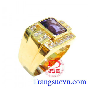 Chiếc nhẫn thể hiện sự khác biệt cá tính dành cho phái mạnh là món trang sức không thể thiếu. Nhẫn nam thạch anh tím đẹp. Nhẫn nam phá cách đầy nam tính