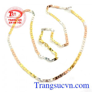 Dây chuyền italy 18k 3 màu Bảo hành 1 năm là món quà sinh nhật cho nữ rất tuyệt,