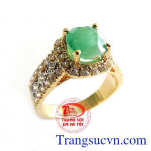Nhẫn vàng ngọc lục bảo Đeo hợp thời trang hộ mênh,chất lượng vàng đảm đeo bền đẹp sáng bóng,Nhẫn vàng ngọc lục bảo tinh tế và sang trọng dành cho phái đẹp