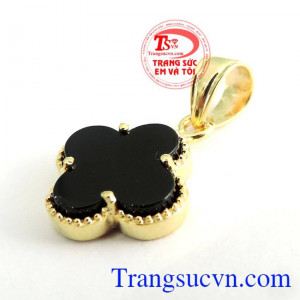 Mặt vàng cỏ bốn lá