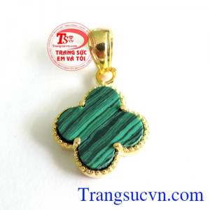 Mặt dây cỏ 4 lá mệnh hỏa mặt dây chuyền vàng gắn đá cỏ bốn lá chất lượng đảm bảo tinh tế,