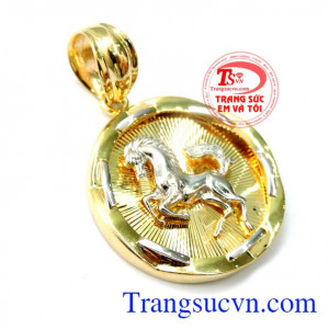 Mặt dây chuyền nam chạm khắc vàng 10k sáng bóng đảm bảo chất lượng hợp thời trang, sang trọng và phong thủy