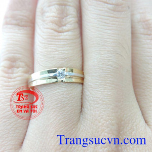 Đôi nhẫn cưới đính đá tình yêu