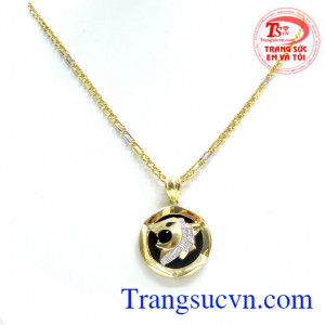 Bộ dây chuyền vàng nam tính,chó sói đại diện cho bản năng hoang dã ẩn chứa bên trong con người với ước mơ có thể thoát khỏi những áp đặt thường ngày