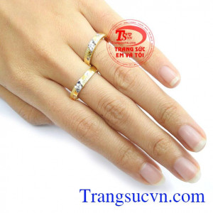 Nhẫn cưới vàng vàng tây đẹp sang trọng tinh tế cho đôi bạn trẻ