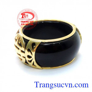 Qua đó sản phẩm Nhẫn ngọc Trung Hoa trở nên sang trọng và đẹp mắt hơn rất nhiều.Nhẫn ngọc rồng bọc vàng