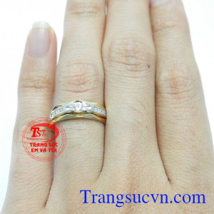 Đôi nhẫn cưới tình yêu son sắc