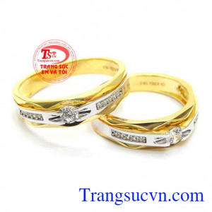 Đôi nhẫn cưới tình yêu son sắc là sự ràng buộc gắn kết giữa hai con người xa lạ trở nên bền chặt không điểm dừng và luôn bất diệt