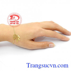 Đó cũng chính là lý do chúng tôi đưa tới cho các bạn sản phẩm vô cùng ý nghĩa này.  Lắc tay vàng dreamcatcher