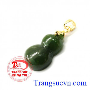 Hồ lô là vật không thể thiếu để hóa giải hung khí và tăng cường sức khỏe, Vì vậy nó là biểu tượng của sự an lành và sức khỏe,