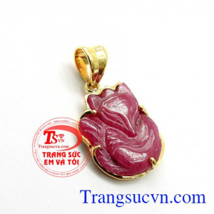 Đeo mặt dây chuyền hồ ly mang lại may mắn về tình yêu hạnh phúc đôi lứa và đặc biệt là gắn kết tình cảm vợ chồng,