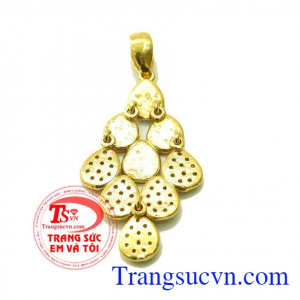 Mặt dây chuyền vàng hình chiếc lá