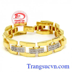 Lắc vàng nam quyền lực là món quà ý nghĩa dành tặng cho các đấng mày râu. 