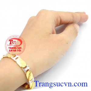 Bảo hành 6 tháng,giao hàng nhanh trên toàn quốc. Lắc vàng thời trang nam