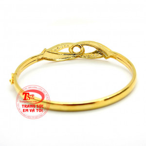 Phù hợp nhiều lứa tuổi, nhiều phong cách thời trang khác nhau. Vòng vàng tây đính đá tinh xảo