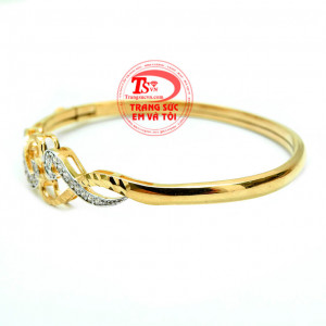 Vòng tay vàng trái tim đôi cho bạn gái hợp thời trang chất lượng đảm bảo.