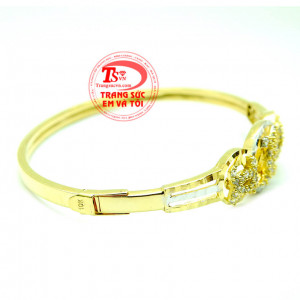 Vòng tay vàng màu nữ thiết kế tinh xảo hợp thời trang, phù hợp nhiều lứa tuổi.