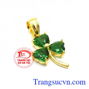 Mặt dây cỏ 3 lá biểu tượng của sự may mắn,vui vẻ và hạnh phúc,