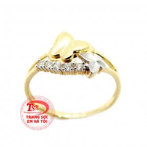 Sản phẩm bảo hành uy tín trên toàn quốc.Nhẫn nữ tươi đẹp