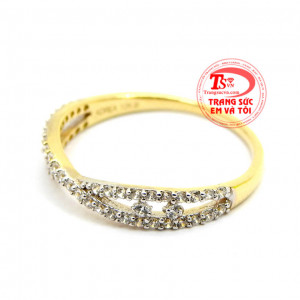 Nhẫn nữ vàng 10K Korea đẹp,Nhẫn nữ nhập khẩu từ Korea với kiểu chế tác mảnh mai, mặt nhẫn được gắn hai hàng đá vắt chéo tạo điểm nhấn cho chiếc nhẫn
