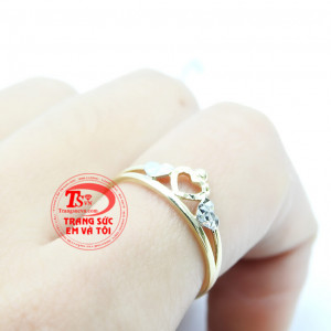 Sản phẩm được bảo hành uy tín trên toàn quốc.Nhẫn vàng nữ xinh xắn