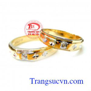 Đôi nhẫn cưới vàng