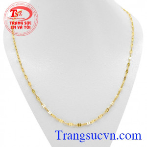 Vòng cổ vàng nữ xinh dây chuyền vàng mảnh sáng bóng dây cho nữ giá rẻ,kiểu đẹp quý phái,dây chuyền vàng đảm bảo Uy tín,Quý phái tinh tế hợp thời trang,khách hàng ưa chuộng nhiều năm